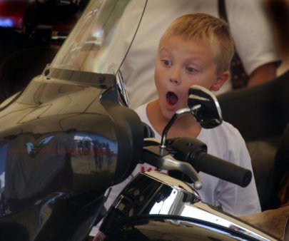 10399903_125174376797_2615125_n